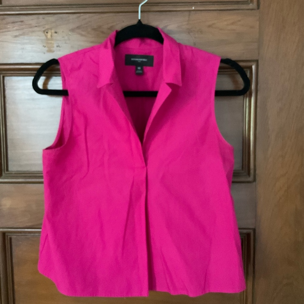 Banana Republic Bright Pink Sleeveless Cotton Blouse – XS (Gently Worn)